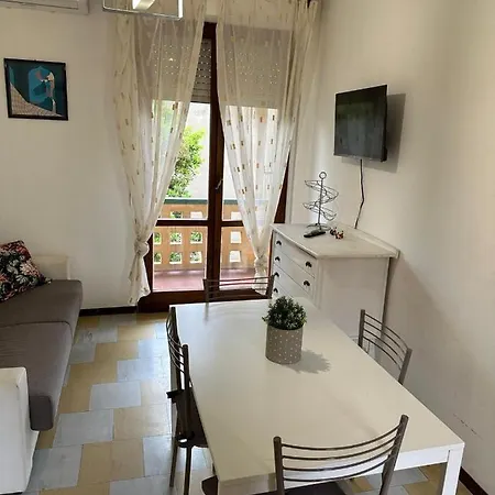 Monica Apartment *